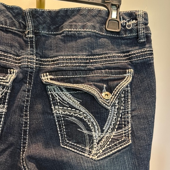 Ariya Blue Jean Bermuda Shorts with Decorative Stitching and Cuffed Hems 14 - Picture 3 of 12